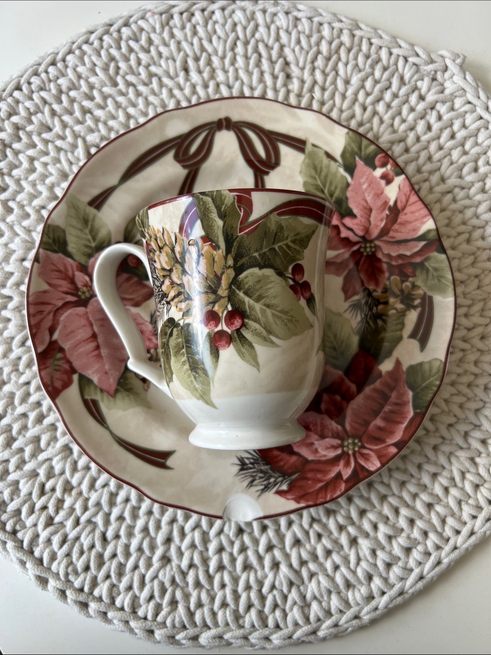 Holiday Poinsettia Dinner Plate and Mug in Red and Cream